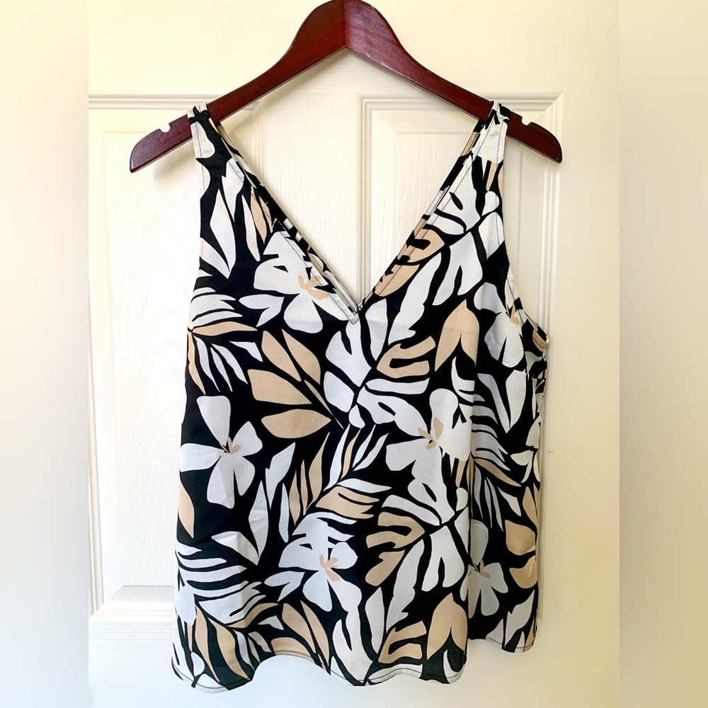 BLK/WHT/TAN TROPICAL PRINT TANK TOP/OLD NAVY